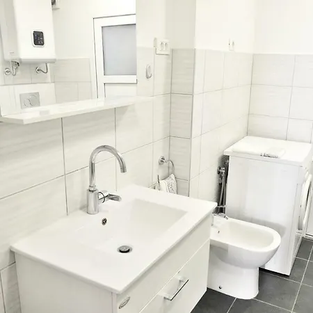 Tratnik By Locap Group